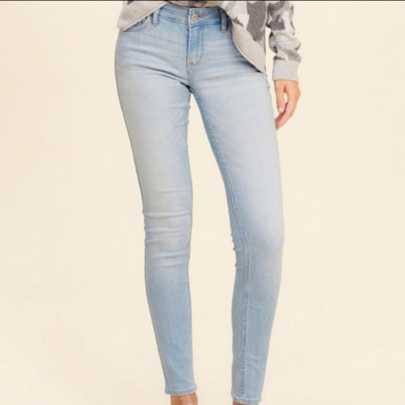 Hollister | Light Wash Skinny Jeans | Size 1S - Picture 7 of 7